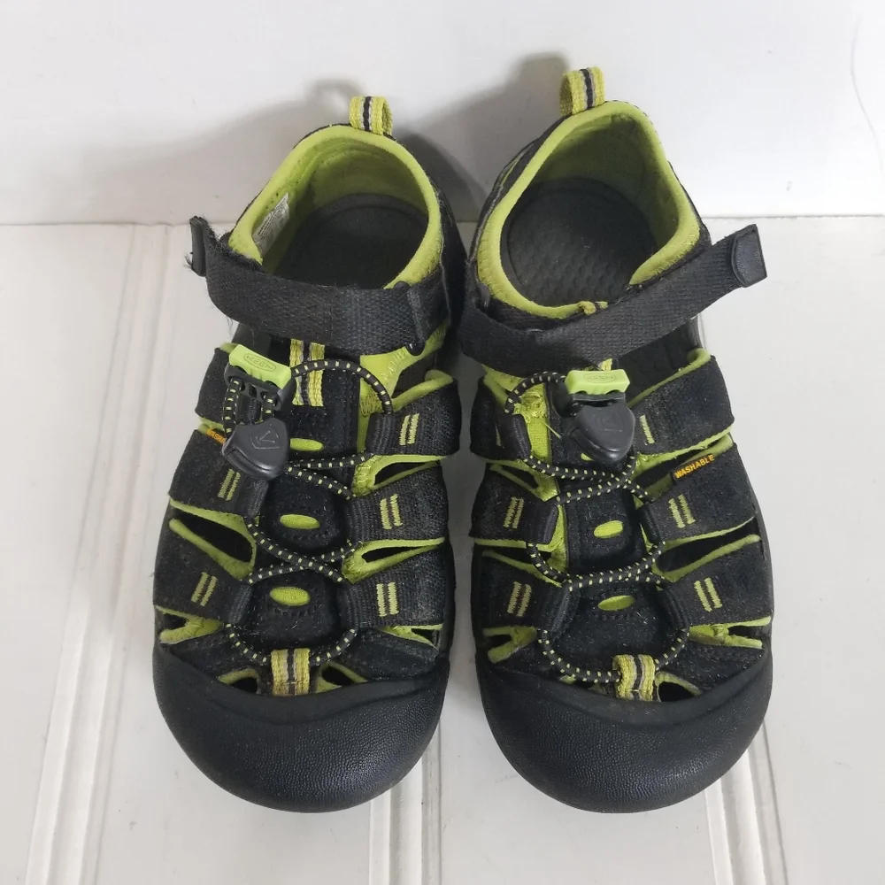 KEEN Newport H2 Sandals Boys 2 Waterproof Sport Hiking Closed Toe Black Lime